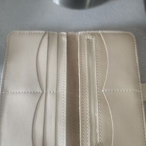 Portland Leather Wallet - color is Champagne